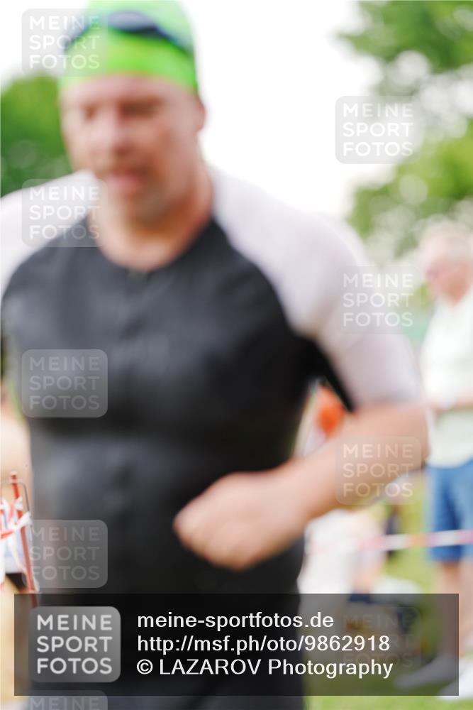 21.06.2026 - 29. Vierlanden-Triathlon LAZAROV Photography http://msf.ph/oto/9862918 21.06.2026 10:11:12 Schwimmen 411, 461 meine-sportfotos.de