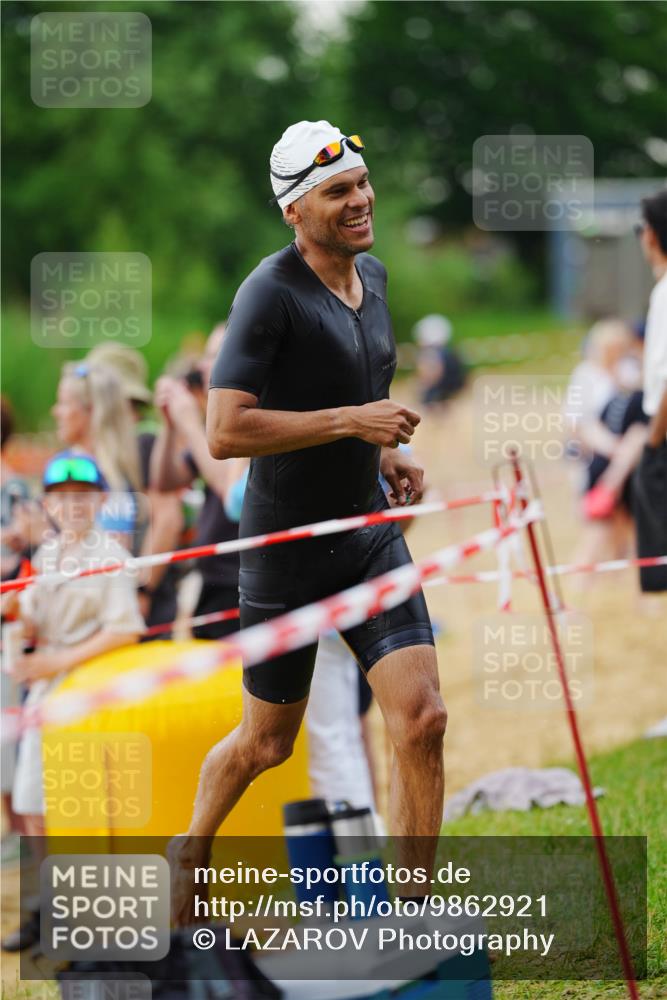 21.06.2026 - 29. Vierlanden-Triathlon LAZAROV Photography http://msf.ph/oto/9862921 21.06.2026 10:11:40 Schwimmen 402, 404, 426, 463 meine-sportfotos.de