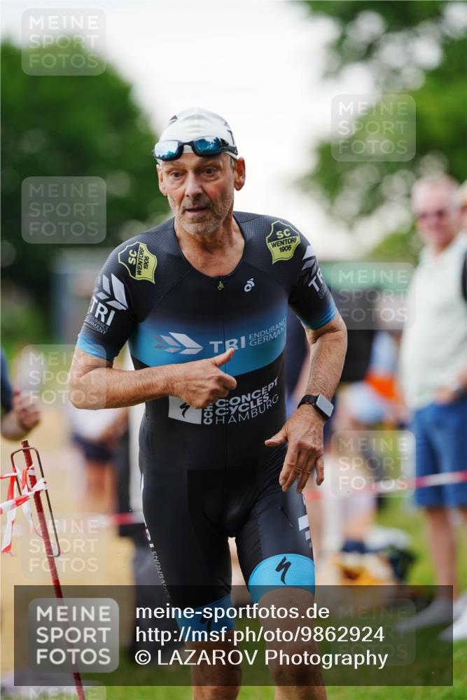 21.06.2026 - 29. Vierlanden-Triathlon LAZAROV Photography http://msf.ph/oto/9862924 21.06.2026 10:11:48 Schwimmen 402, 404, 426, 463 meine-sportfotos.de