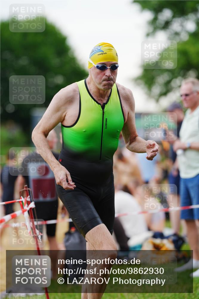 21.06.2026 - 29. Vierlanden-Triathlon LAZAROV Photography http://msf.ph/oto/9862930 21.06.2026 10:12:42 Schwimmen 401, 423 meine-sportfotos.de