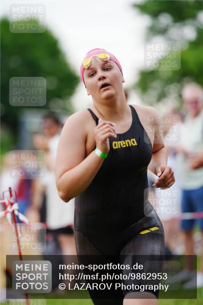 21.06.2026 - 29. Vierlanden-Triathlon LAZAROV Photography http://msf.ph/oto/9862953 21.06.2026 10:13:21 Schwimmen 549, 620 meine-sportfotos.de