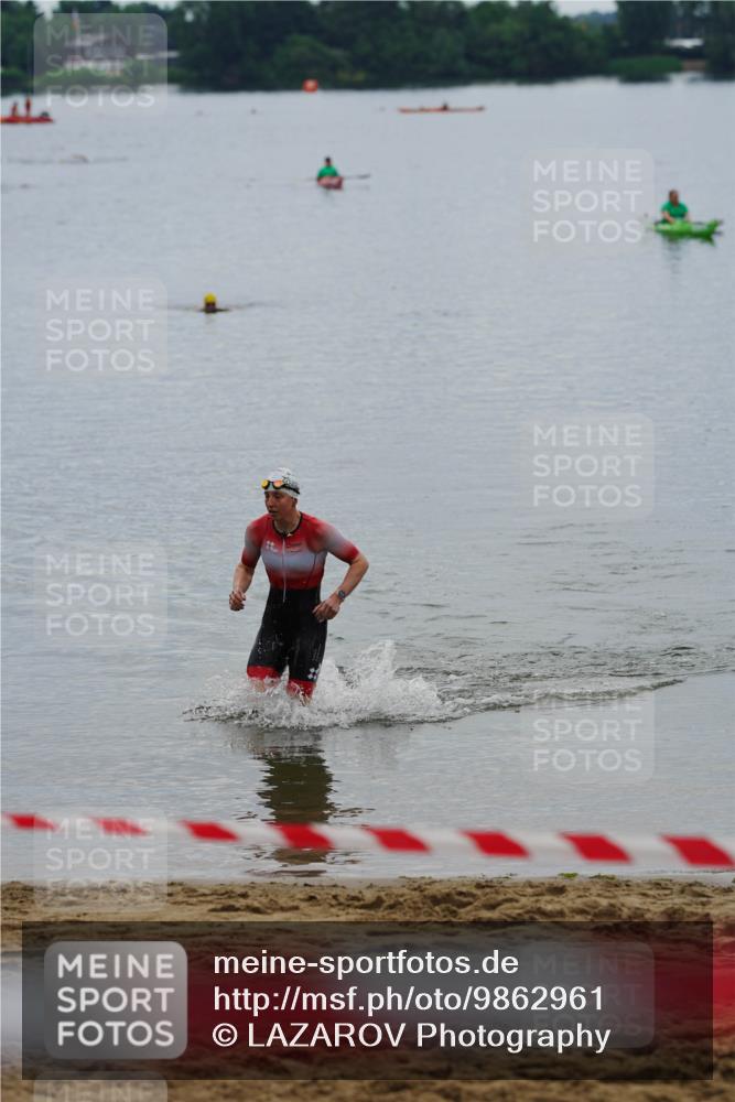 21.06.2026 - 29. Vierlanden-Triathlon LAZAROV Photography http://msf.ph/oto/9862961 21.06.2026 10:14:07 Schwimmen 609 meine-sportfotos.de