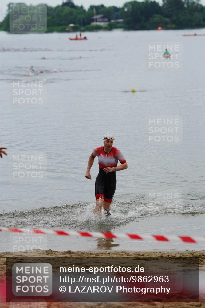 21.06.2026 - 29. Vierlanden-Triathlon LAZAROV Photography http://msf.ph/oto/9862963 21.06.2026 10:14:08 Schwimmen 609 meine-sportfotos.de