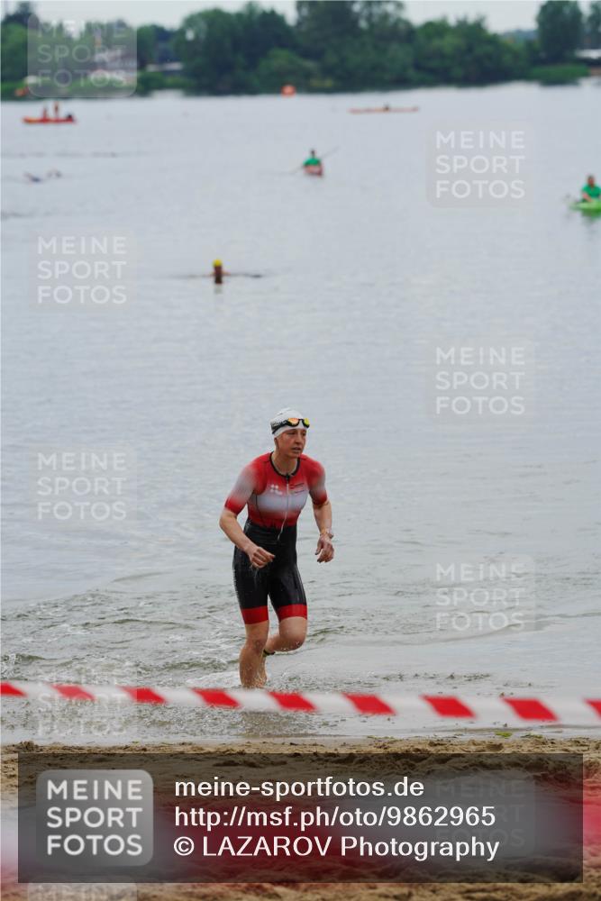 21.06.2026 - 29. Vierlanden-Triathlon LAZAROV Photography http://msf.ph/oto/9862965 21.06.2026 10:14:09 Schwimmen 609 meine-sportfotos.de