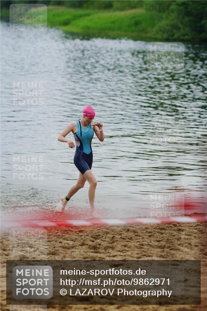 21.06.2026 - 29. Vierlanden-Triathlon LAZAROV Photography http://msf.ph/oto/9862971 21.06.2026 10:14:59 Schwimmen 509, 545 meine-sportfotos.de