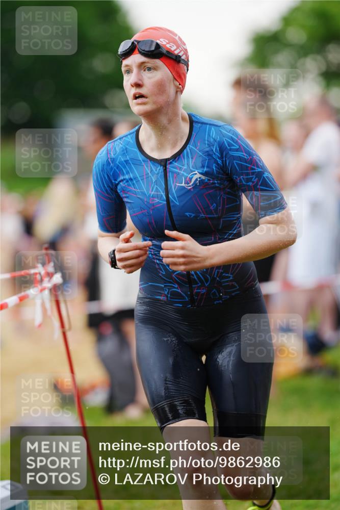 21.06.2026 - 29. Vierlanden-Triathlon LAZAROV Photography http://msf.ph/oto/9862986 21.06.2026 10:15:25 Schwimmen 496, 526, 564, 584, 614, 621 meine-sportfotos.de