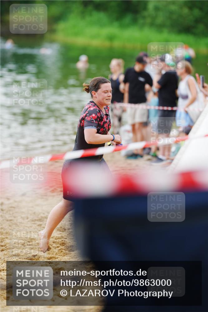 21.06.2026 - 29. Vierlanden-Triathlon LAZAROV Photography http://msf.ph/oto/9863000 21.06.2026 10:15:55 Schwimmen 552, 562 meine-sportfotos.de