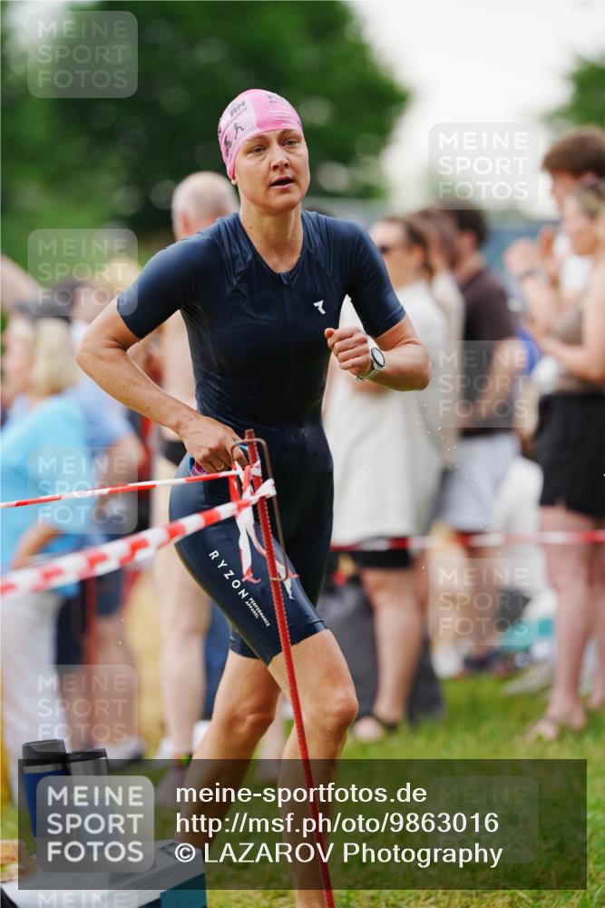 21.06.2026 - 29. Vierlanden-Triathlon LAZAROV Photography http://msf.ph/oto/9863016 21.06.2026 10:16:01 Schwimmen 552, 562, 587 meine-sportfotos.de