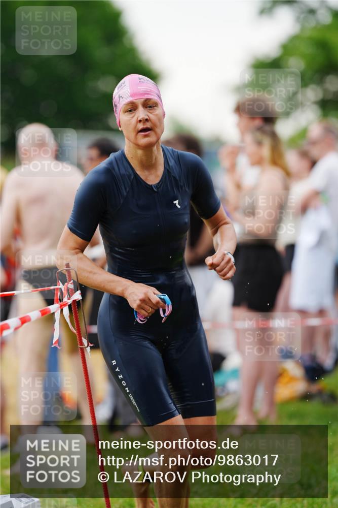 21.06.2026 - 29. Vierlanden-Triathlon LAZAROV Photography http://msf.ph/oto/9863017 21.06.2026 10:16:01 Schwimmen 552, 562, 587 meine-sportfotos.de