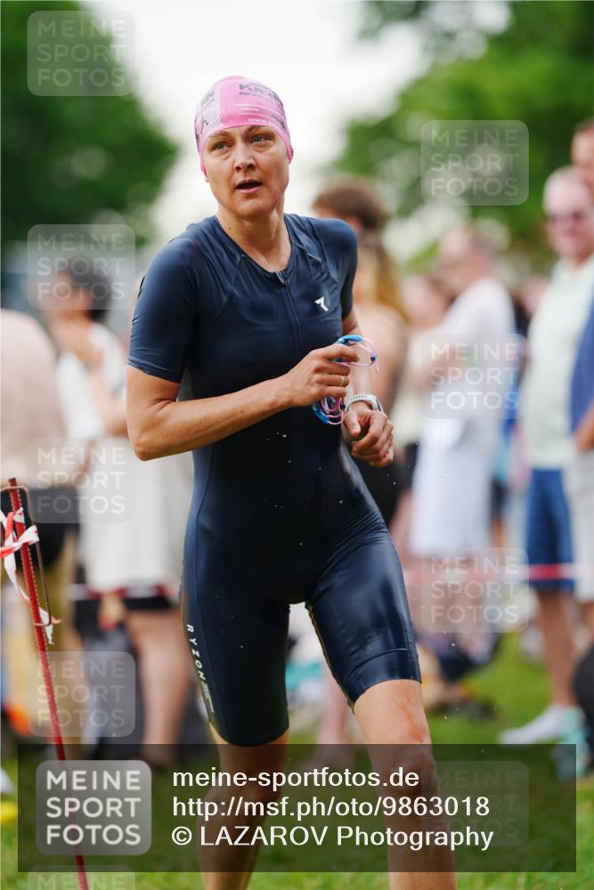 21.06.2026 - 29. Vierlanden-Triathlon LAZAROV Photography http://msf.ph/oto/9863018 21.06.2026 10:16:01 Schwimmen 552, 562, 587 meine-sportfotos.de