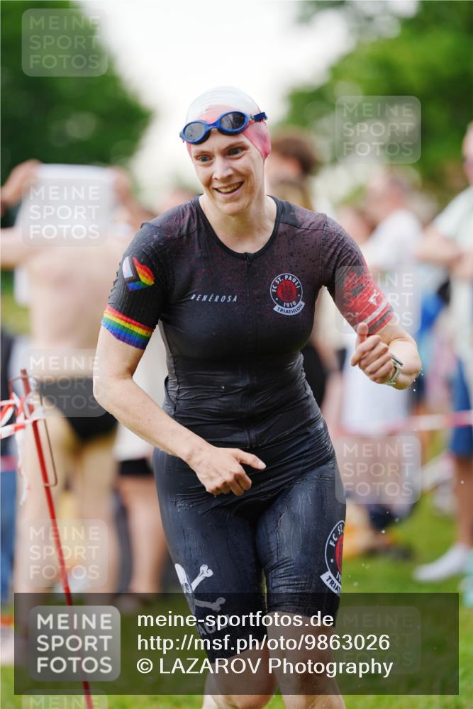 21.06.2026 - 29. Vierlanden-Triathlon LAZAROV Photography http://msf.ph/oto/9863026 21.06.2026 10:16:10 Schwimmen 587 meine-sportfotos.de