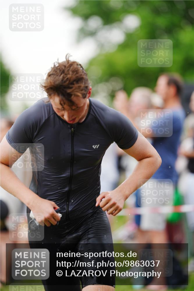 21.06.2026 - 29. Vierlanden-Triathlon LAZAROV Photography http://msf.ph/oto/9863037 21.06.2026 10:16:35 Schwimmen 383, 384, 441, 540, 577 meine-sportfotos.de