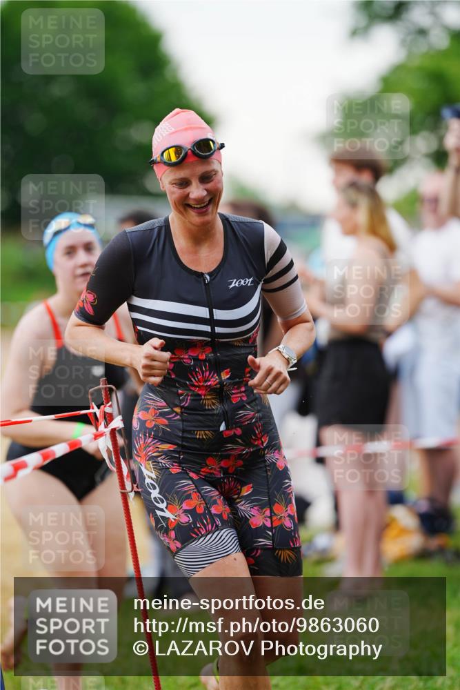 21.06.2026 - 29. Vierlanden-Triathlon LAZAROV Photography http://msf.ph/oto/9863060 21.06.2026 10:16:53 Schwimmen 328, 388, 485, 506, 536, 538, 577, 604, 613, 622 meine-sportfotos.de