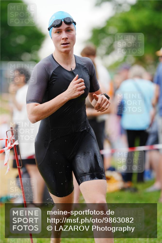 21.06.2026 - 29. Vierlanden-Triathlon LAZAROV Photography http://msf.ph/oto/9863082 21.06.2026 10:17:15 Schwimmen 386, 480, 488, 515, 521, 533, 591, 602, 625 meine-sportfotos.de
