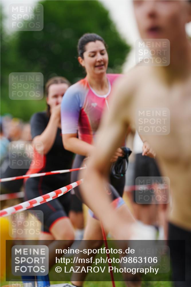21.06.2026 - 29. Vierlanden-Triathlon LAZAROV Photography http://msf.ph/oto/9863106 21.06.2026 10:17:36 Schwimmen 353, 369, 486, 508, 517, 543, 567, 585, 599, 600 meine-sportfotos.de