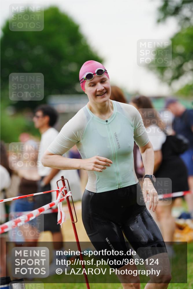 21.06.2026 - 29. Vierlanden-Triathlon LAZAROV Photography http://msf.ph/oto/9863124 21.06.2026 10:18:05 Schwimmen 481, 514, 553, 557, 563, 565 meine-sportfotos.de