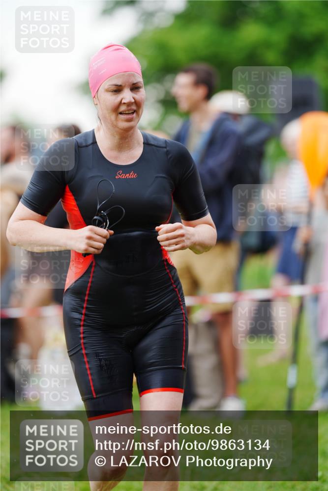 21.06.2026 - 29. Vierlanden-Triathlon LAZAROV Photography http://msf.ph/oto/9863134 21.06.2026 10:18:23 Schwimmen 494, 571, 592, 606, 618 meine-sportfotos.de
