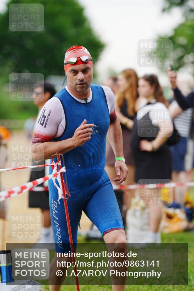 21.06.2026 - 29. Vierlanden-Triathlon LAZAROV Photography http://msf.ph/oto/9863141 21.06.2026 10:18:31 Schwimmen 499, 513, 539, 571, 582, 592, 605, 606, 608, 618 meine-sportfotos.de
