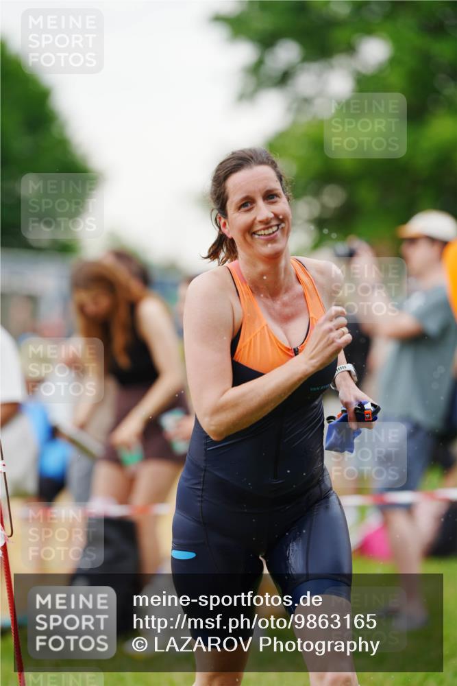 21.06.2026 - 29. Vierlanden-Triathlon LAZAROV Photography http://msf.ph/oto/9863165 21.06.2026 10:18:55 Schwimmen 355, 482, 490, 492, 510, 511, 524, 551, 556, 558, 590, 601 meine-sportfotos.de