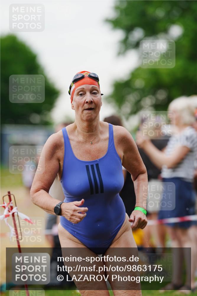 21.06.2026 - 29. Vierlanden-Triathlon LAZAROV Photography http://msf.ph/oto/9863175 21.06.2026 10:19:12 Schwimmen 355, 497, 512, 519, 535, 546, 561, 570, 595, 615 meine-sportfotos.de