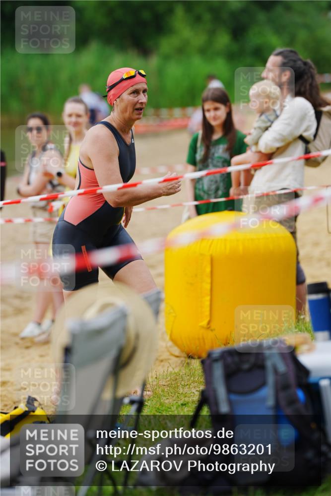 21.06.2026 - 29. Vierlanden-Triathlon LAZAROV Photography http://msf.ph/oto/9863201 21.06.2026 10:19:57 Schwimmen 314, 568, 586 meine-sportfotos.de