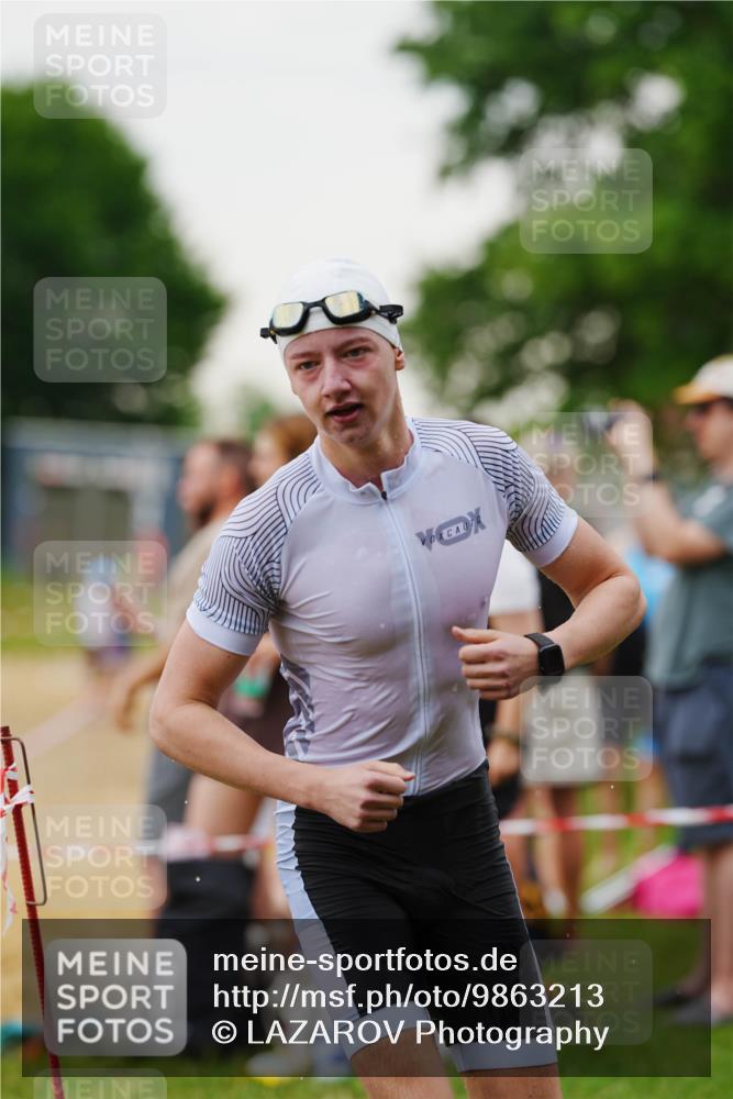 21.06.2026 - 29. Vierlanden-Triathlon LAZAROV Photography http://msf.ph/oto/9863213 21.06.2026 10:20:12 Schwimmen 304, 314, 484, 572 meine-sportfotos.de