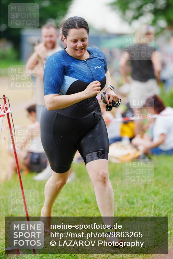 21.06.2026 - 29. Vierlanden-Triathlon LAZAROV Photography http://msf.ph/oto/9863265 21.06.2026 10:22:06 Schwimmen 525, 541, 617 meine-sportfotos.de