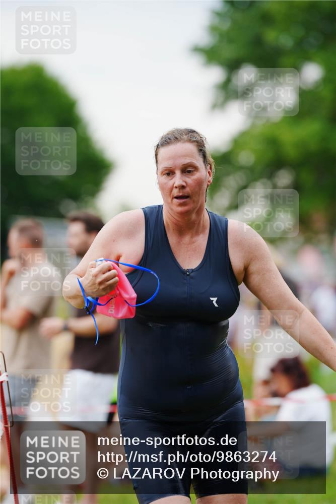 21.06.2026 - 29. Vierlanden-Triathlon LAZAROV Photography http://msf.ph/oto/9863274 21.06.2026 10:23:28 Schwimmen 500, 554 meine-sportfotos.de