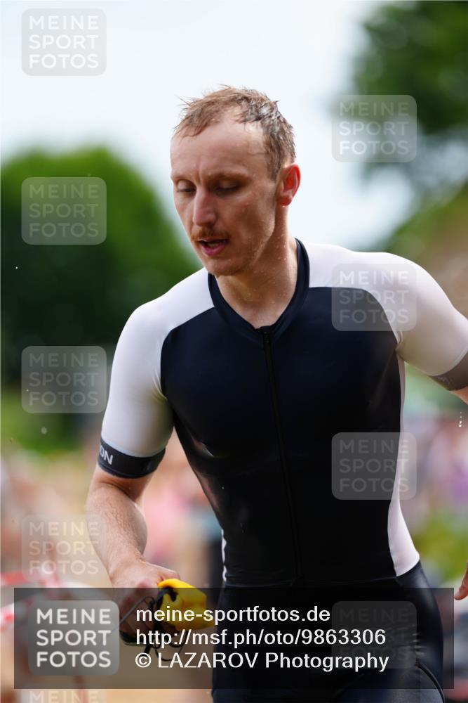 21.06.2026 - 29. Vierlanden-Triathlon LAZAROV Photography http://msf.ph/oto/9863306 21.06.2026 10:52:36 Schwimmen 639, 677 meine-sportfotos.de