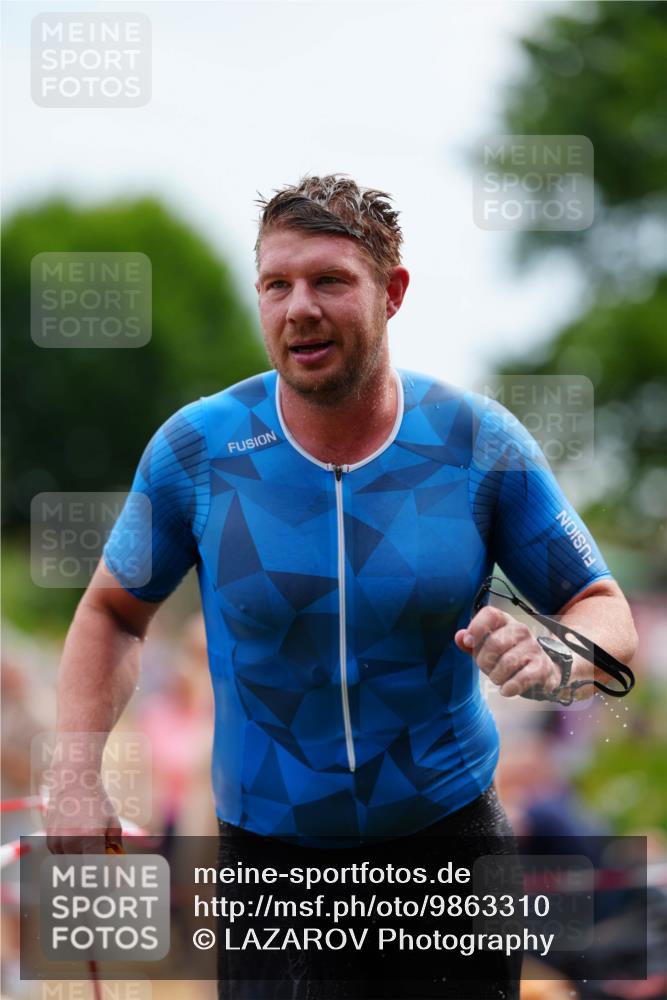 21.06.2026 - 29. Vierlanden-Triathlon LAZAROV Photography http://msf.ph/oto/9863310 21.06.2026 10:52:40 Schwimmen 639, 677 meine-sportfotos.de
