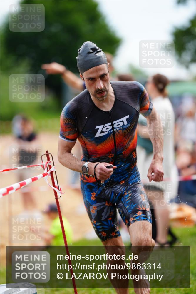 21.06.2026 - 29. Vierlanden-Triathlon LAZAROV Photography http://msf.ph/oto/9863314 21.06.2026 10:53:25 Schwimmen 657 meine-sportfotos.de
