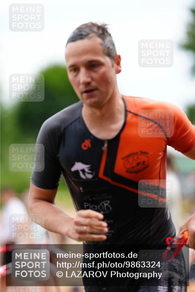 21.06.2026 - 29. Vierlanden-Triathlon LAZAROV Photography http://msf.ph/oto/9863324 21.06.2026 10:54:46 Schwimmen 667, 704 meine-sportfotos.de