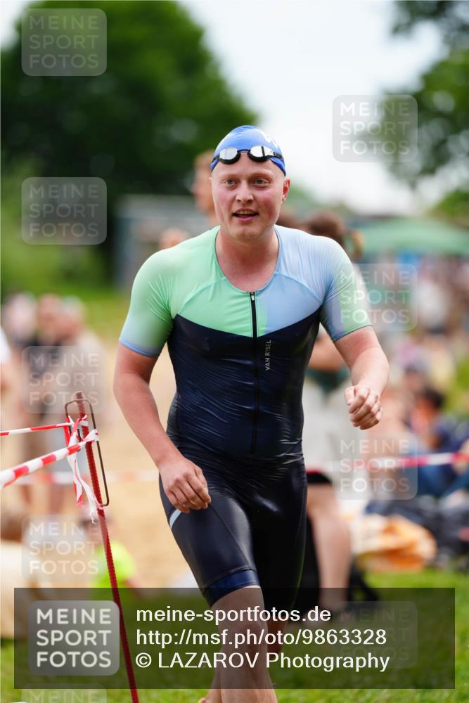 21.06.2026 - 29. Vierlanden-Triathlon LAZAROV Photography http://msf.ph/oto/9863328 21.06.2026 10:55:13 Schwimmen 97, 679 meine-sportfotos.de