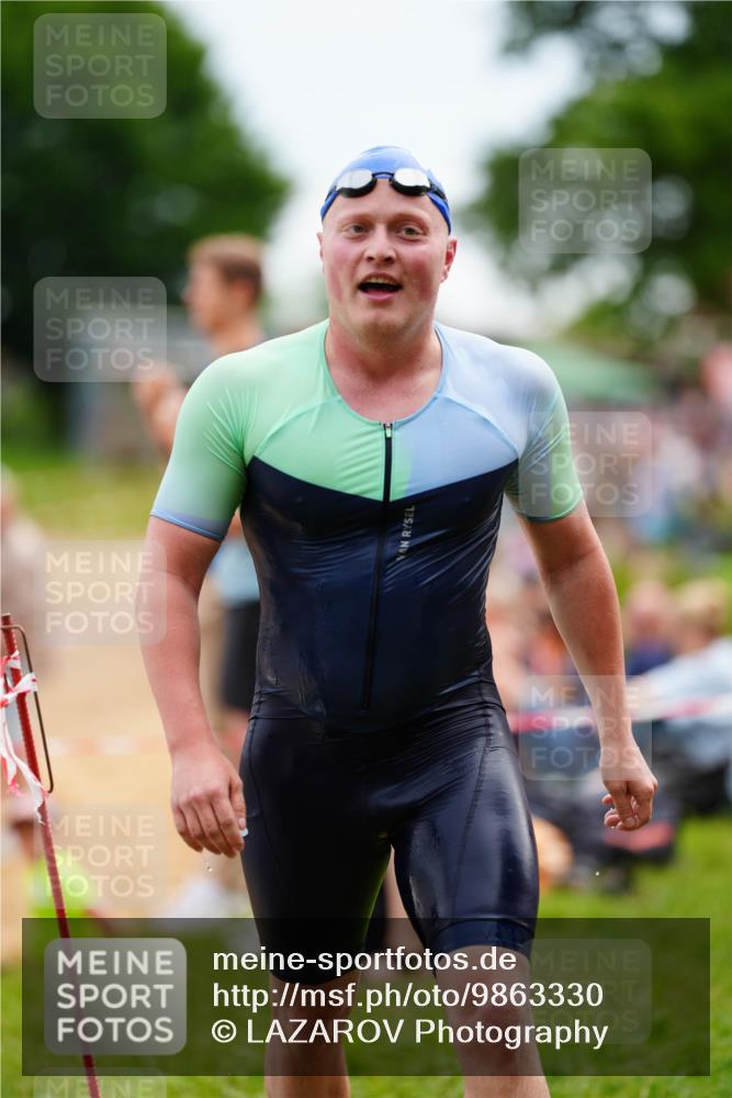 21.06.2026 - 29. Vierlanden-Triathlon LAZAROV Photography http://msf.ph/oto/9863330 21.06.2026 10:55:13 Schwimmen 97, 679 meine-sportfotos.de