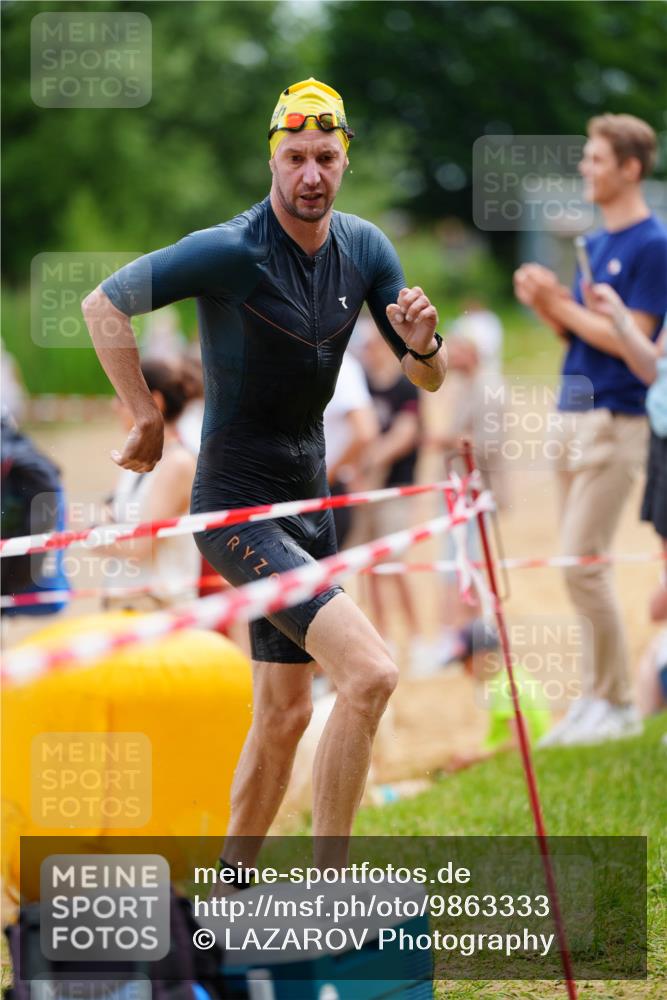 21.06.2026 - 29. Vierlanden-Triathlon LAZAROV Photography http://msf.ph/oto/9863333 21.06.2026 10:55:35 Schwimmen 637, 686, 742 meine-sportfotos.de