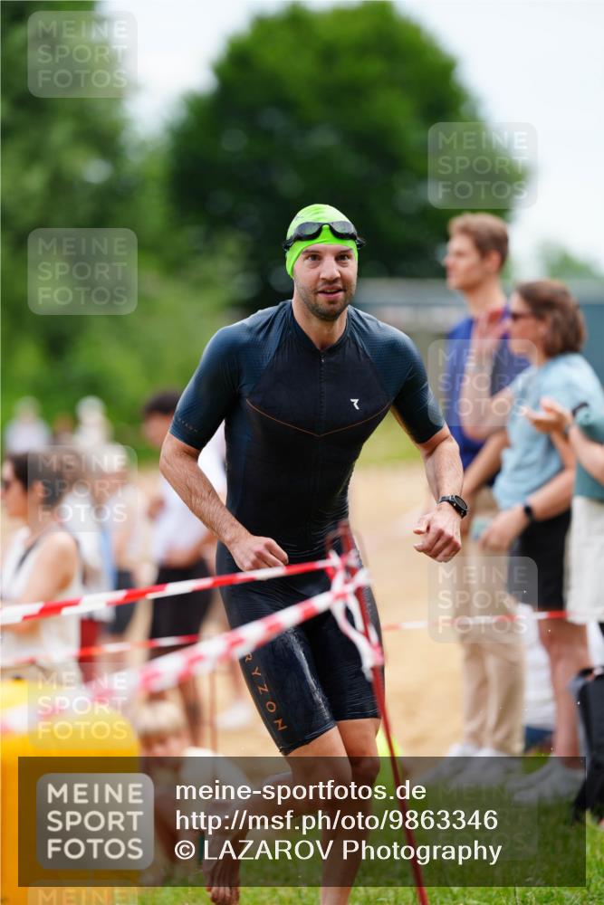 21.06.2026 - 29. Vierlanden-Triathlon LAZAROV Photography http://msf.ph/oto/9863346 21.06.2026 10:55:51 Schwimmen 637, 663, 739, 742, 753 meine-sportfotos.de