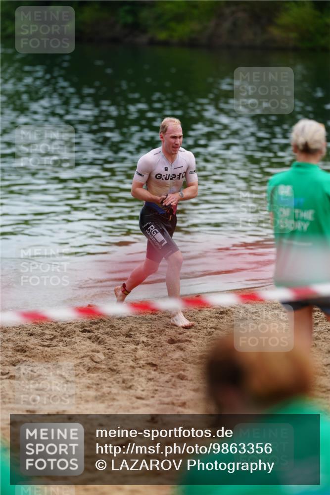 21.06.2026 - 29. Vierlanden-Triathlon LAZAROV Photography http://msf.ph/oto/9863356 21.06.2026 10:56:32 Schwimmen 654 meine-sportfotos.de