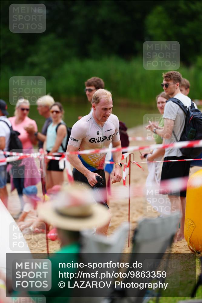 21.06.2026 - 29. Vierlanden-Triathlon LAZAROV Photography http://msf.ph/oto/9863359 21.06.2026 10:56:35 Schwimmen 654 meine-sportfotos.de