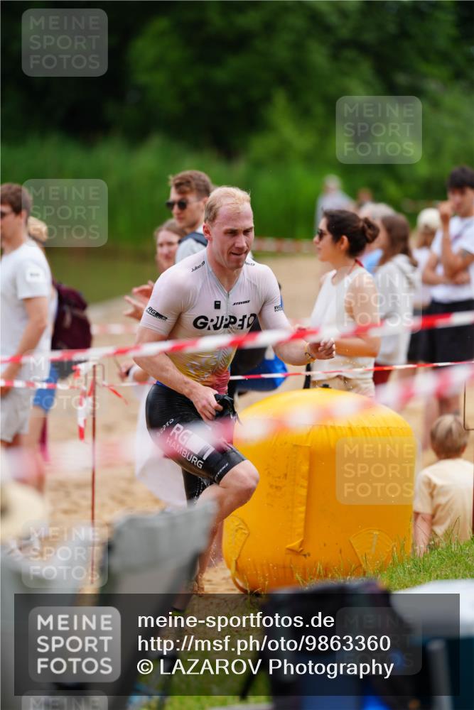 21.06.2026 - 29. Vierlanden-Triathlon LAZAROV Photography http://msf.ph/oto/9863360 21.06.2026 10:56:35 Schwimmen 654 meine-sportfotos.de