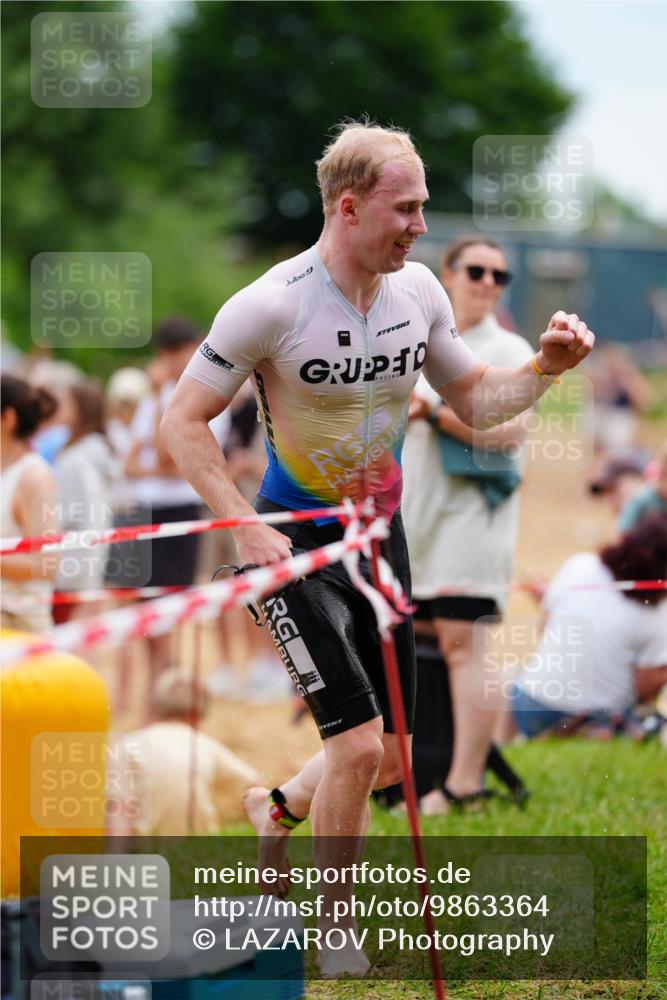 21.06.2026 - 29. Vierlanden-Triathlon LAZAROV Photography http://msf.ph/oto/9863364 21.06.2026 10:56:36 Schwimmen 654 meine-sportfotos.de