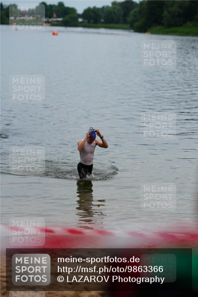 21.06.2026 - 29. Vierlanden-Triathlon LAZAROV Photography http://msf.ph/oto/9863366 21.06.2026 10:57:03 Schwimmen 726 meine-sportfotos.de