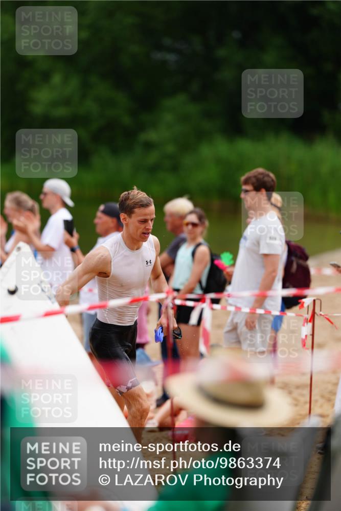 21.06.2026 - 29. Vierlanden-Triathlon LAZAROV Photography http://msf.ph/oto/9863374 21.06.2026 10:57:11 Schwimmen 701, 726, 740 meine-sportfotos.de