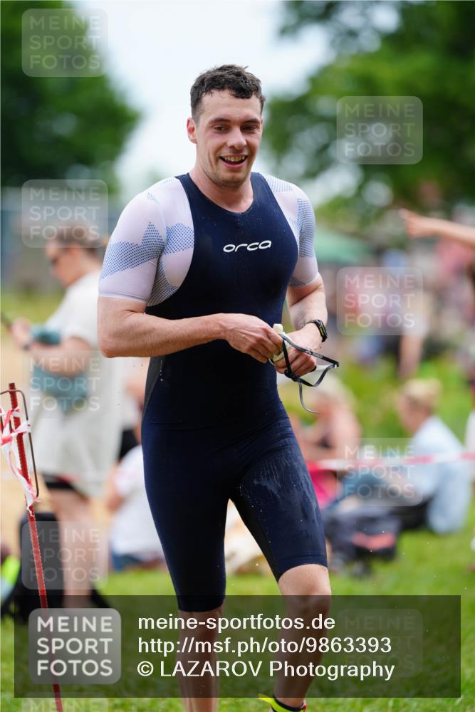 21.06.2026 - 29. Vierlanden-Triathlon LAZAROV Photography http://msf.ph/oto/9863393 21.06.2026 10:57:38 Schwimmen 634 meine-sportfotos.de