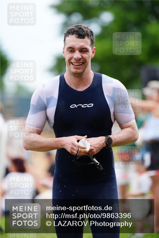 21.06.2026 - 29. Vierlanden-Triathlon LAZAROV Photography http://msf.ph/oto/9863396 21.06.2026 10:57:38 Schwimmen 634 meine-sportfotos.de