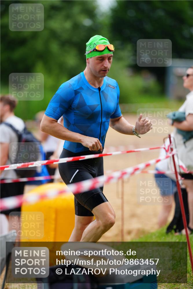 21.06.2026 - 29. Vierlanden-Triathlon LAZAROV Photography http://msf.ph/oto/9863457 21.06.2026 10:59:03 Schwimmen 647, 653 meine-sportfotos.de