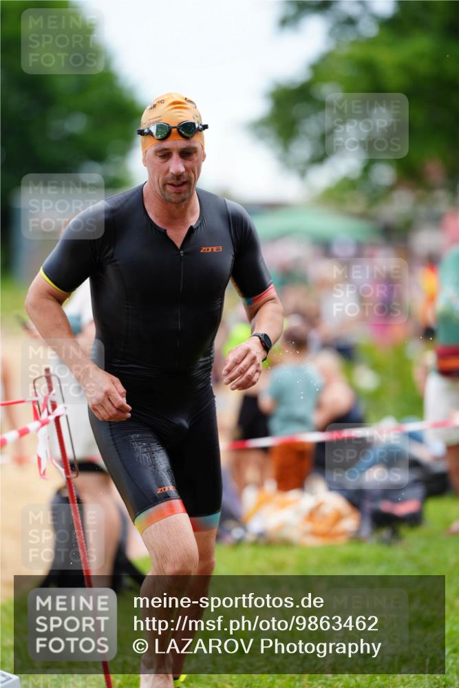 21.06.2026 - 29. Vierlanden-Triathlon LAZAROV Photography http://msf.ph/oto/9863462 21.06.2026 10:59:09 Schwimmen 647, 653 meine-sportfotos.de