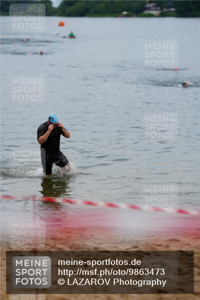 21.06.2026 - 29. Vierlanden-Triathlon LAZAROV Photography http://msf.ph/oto/9863473 21.06.2026 10:59:49 Schwimmen  meine-sportfotos.de