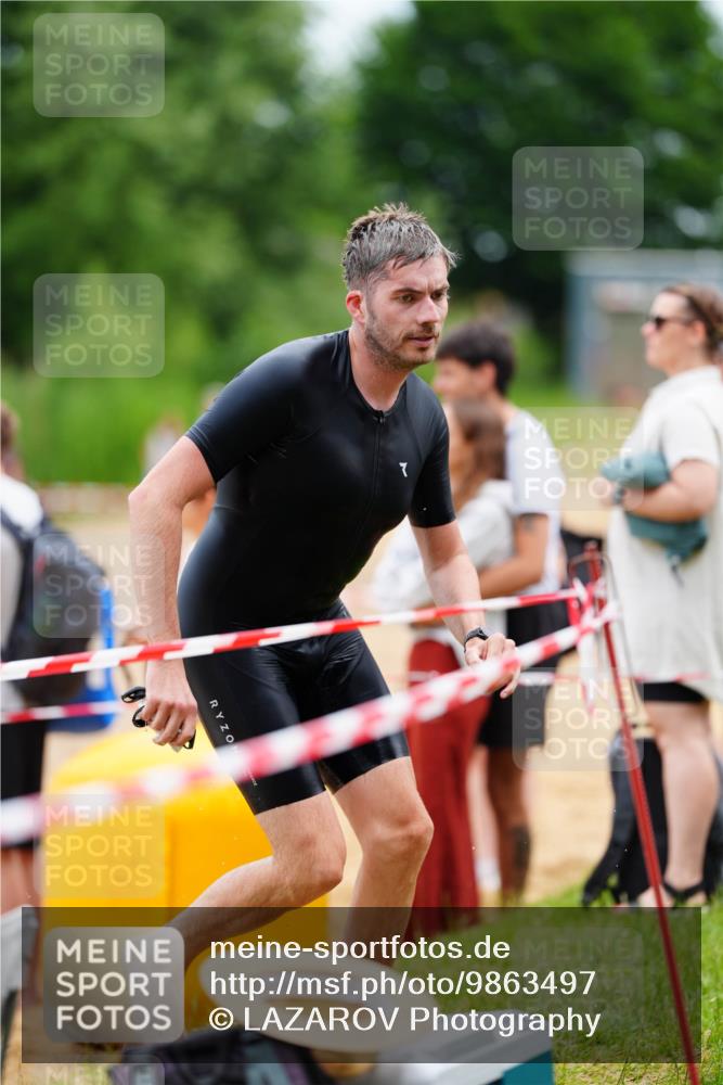 21.06.2026 - 29. Vierlanden-Triathlon LAZAROV Photography http://msf.ph/oto/9863497 21.06.2026 11:00:35 Schwimmen 696, 712, 746 meine-sportfotos.de