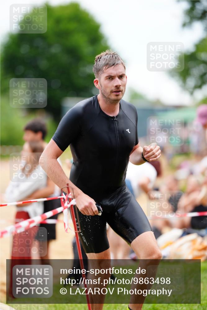 21.06.2026 - 29. Vierlanden-Triathlon LAZAROV Photography http://msf.ph/oto/9863498 21.06.2026 11:00:35 Schwimmen 696, 712, 746 meine-sportfotos.de