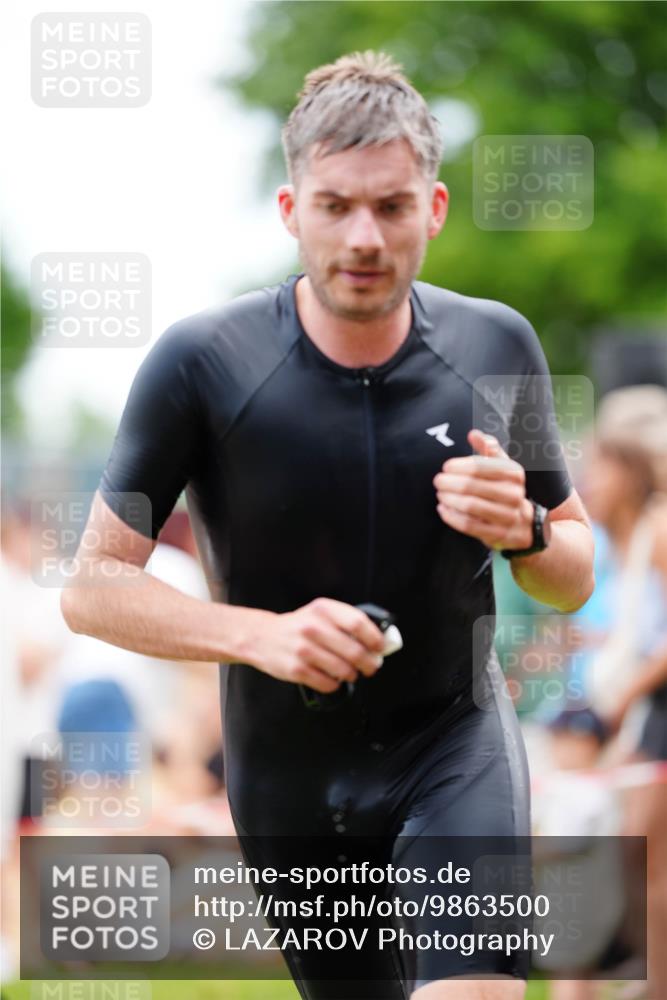 21.06.2026 - 29. Vierlanden-Triathlon LAZAROV Photography http://msf.ph/oto/9863500 21.06.2026 11:00:36 Schwimmen 696, 712, 746 meine-sportfotos.de